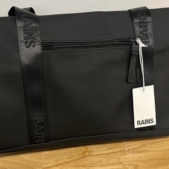 NEW Rains Gym Duffle/ Weekender Bag Black - Picture 3 of 15